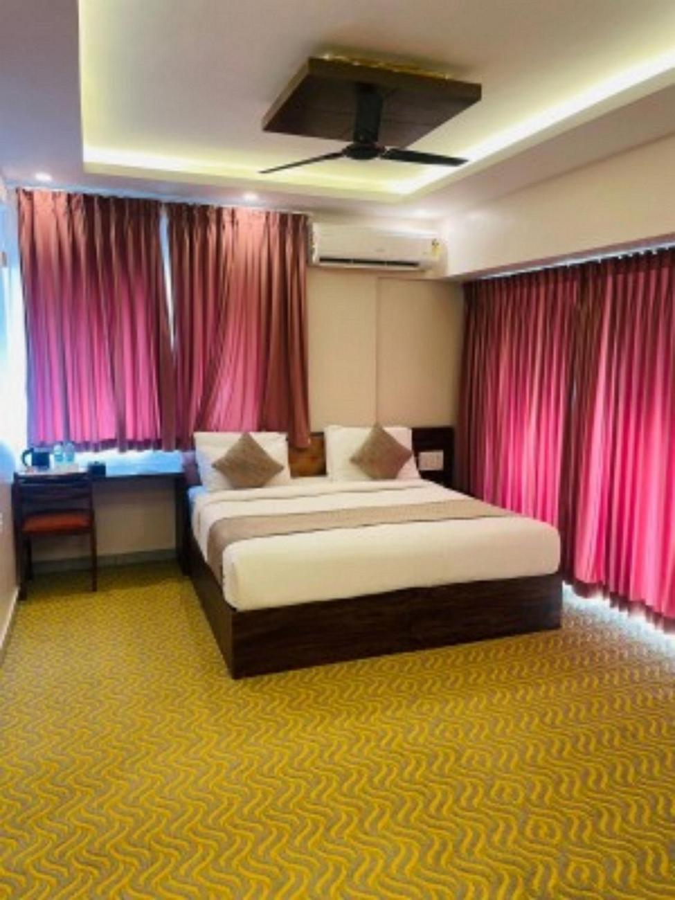 Vovo Hotels Yelahanka Kültér fotó